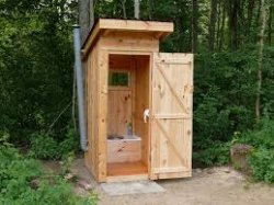 Как построить деревянный туалет