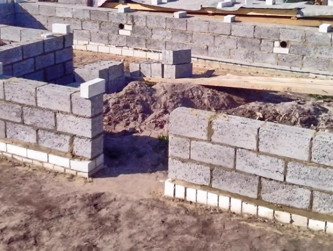 Строительство дома из керамзитобетонных блоков